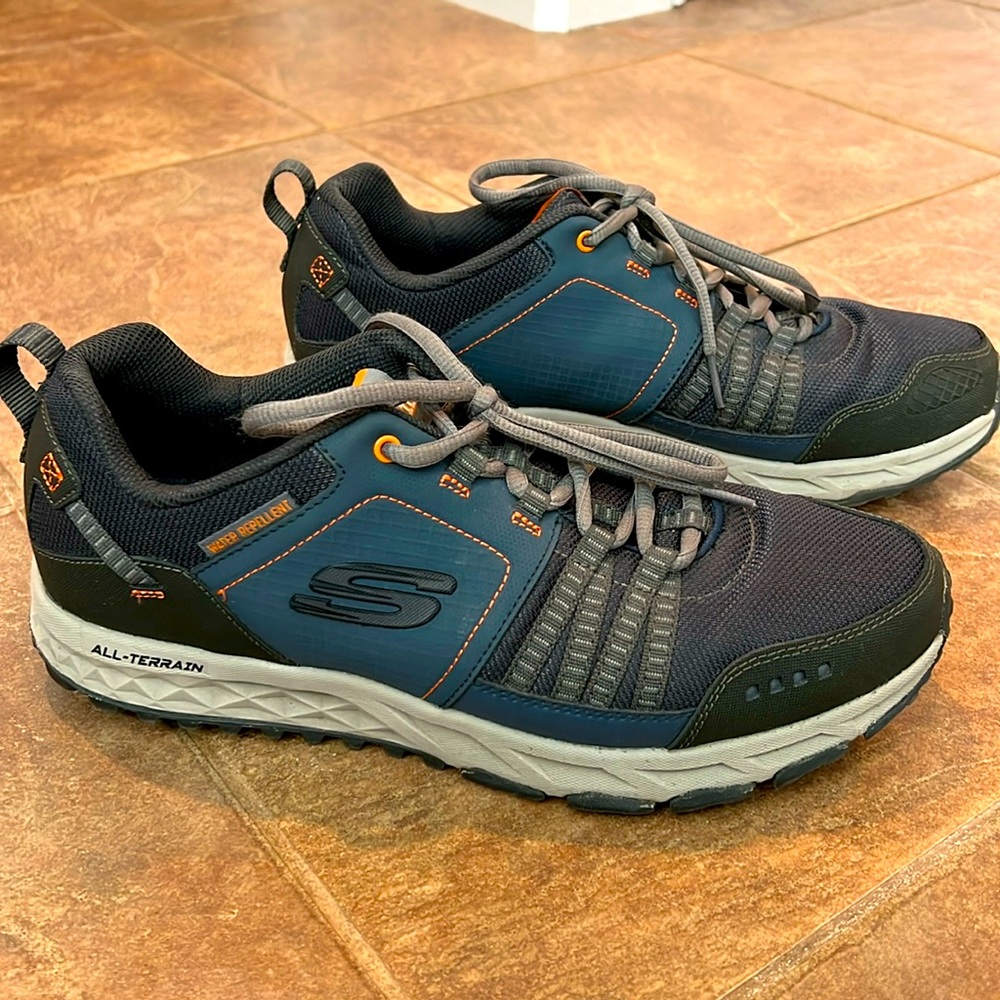 Skechers Men’s Trail Air Cooled Memory Foam Sneakers Size 10 Like New